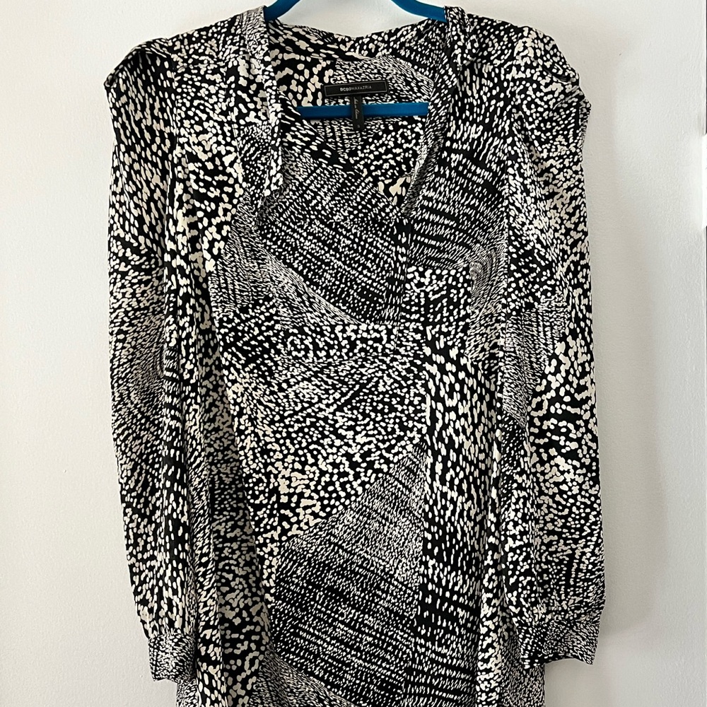 BCBGMaxazria - Small - Black and white long sleeve blouse